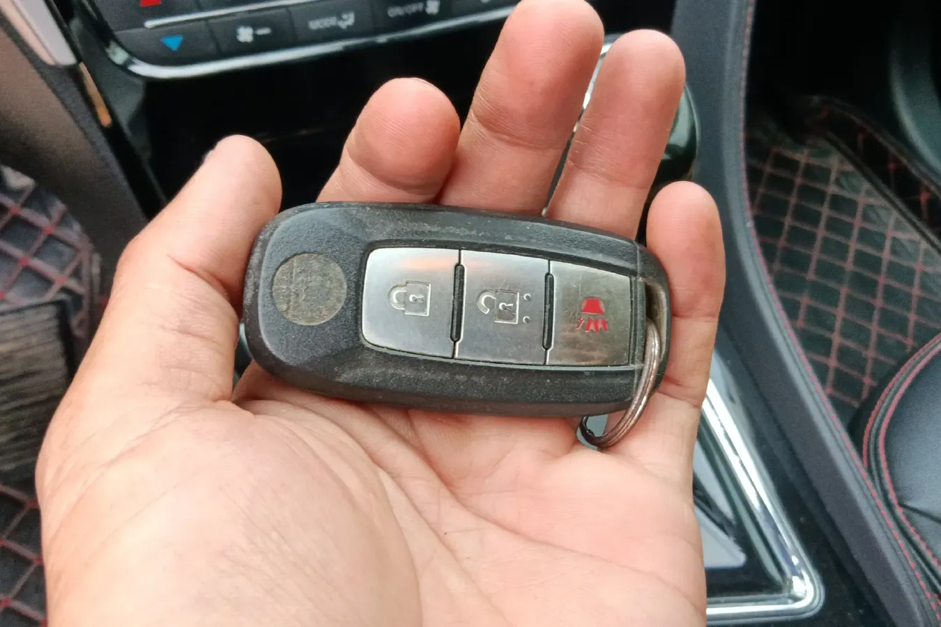 2018 Venucia T70 2.0L 144HP L4 CVT,autocango,china used car exporter,china ev exporter,chinese used car exporter,chinese used ev exporter