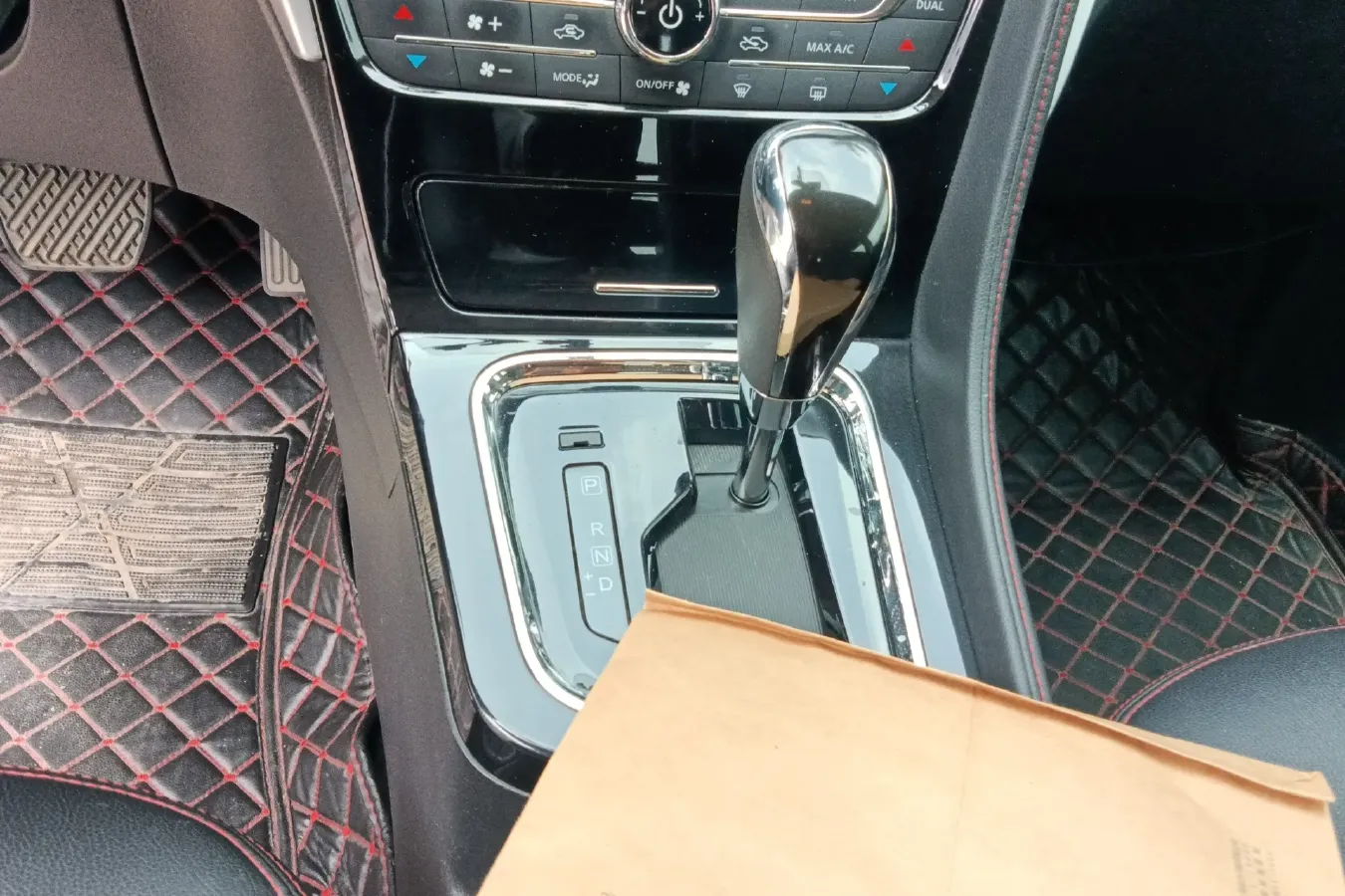 2018 Venucia T70 2.0L 144HP L4 CVT,autocango,china used car exporter,china ev exporter,chinese used car exporter,chinese used ev exporter