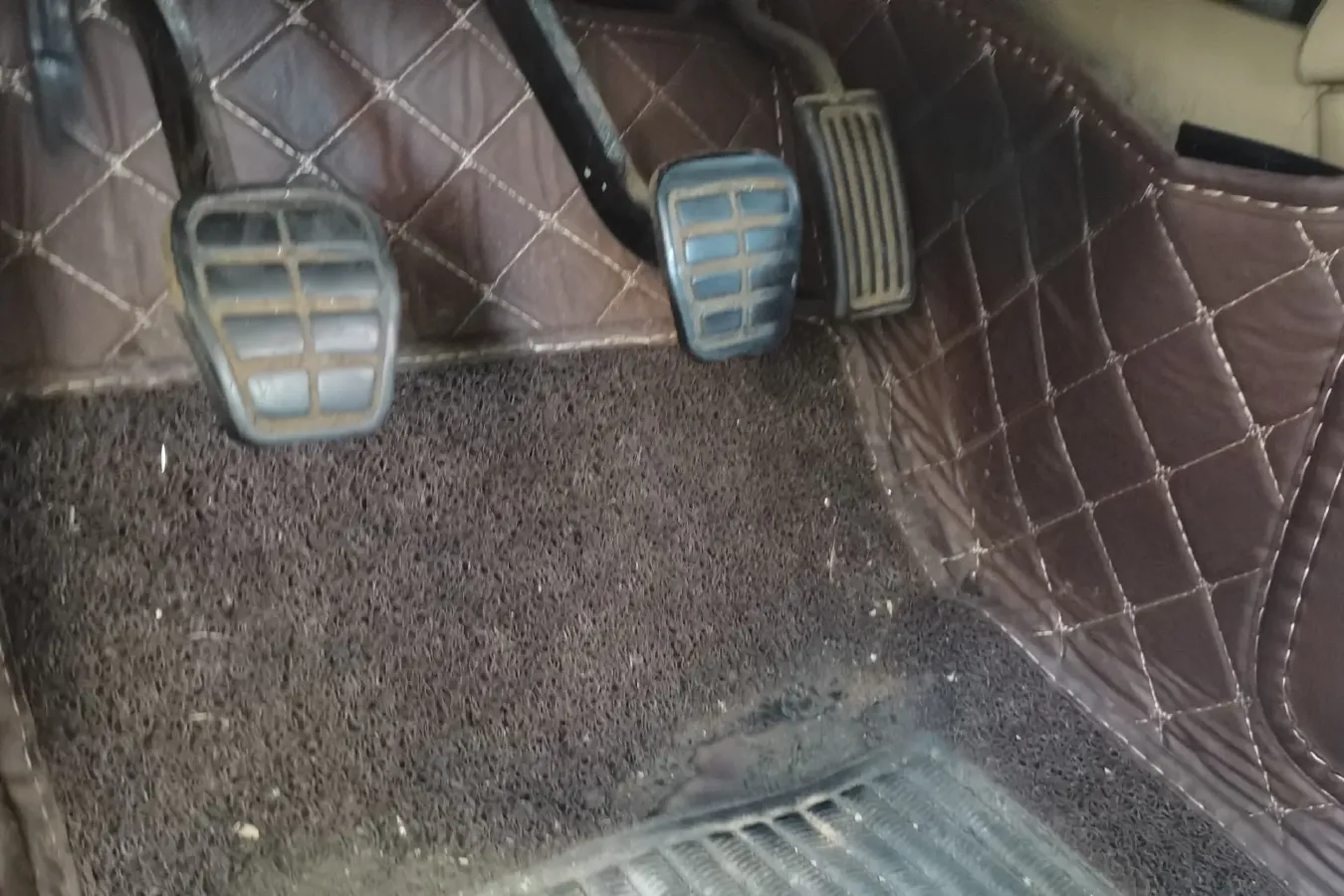 2011 Chery E5 1.5L 109HP L4 5MT,autocango,china used car exporter,china ev exporter,chinese used car exporter,chinese used ev exporter