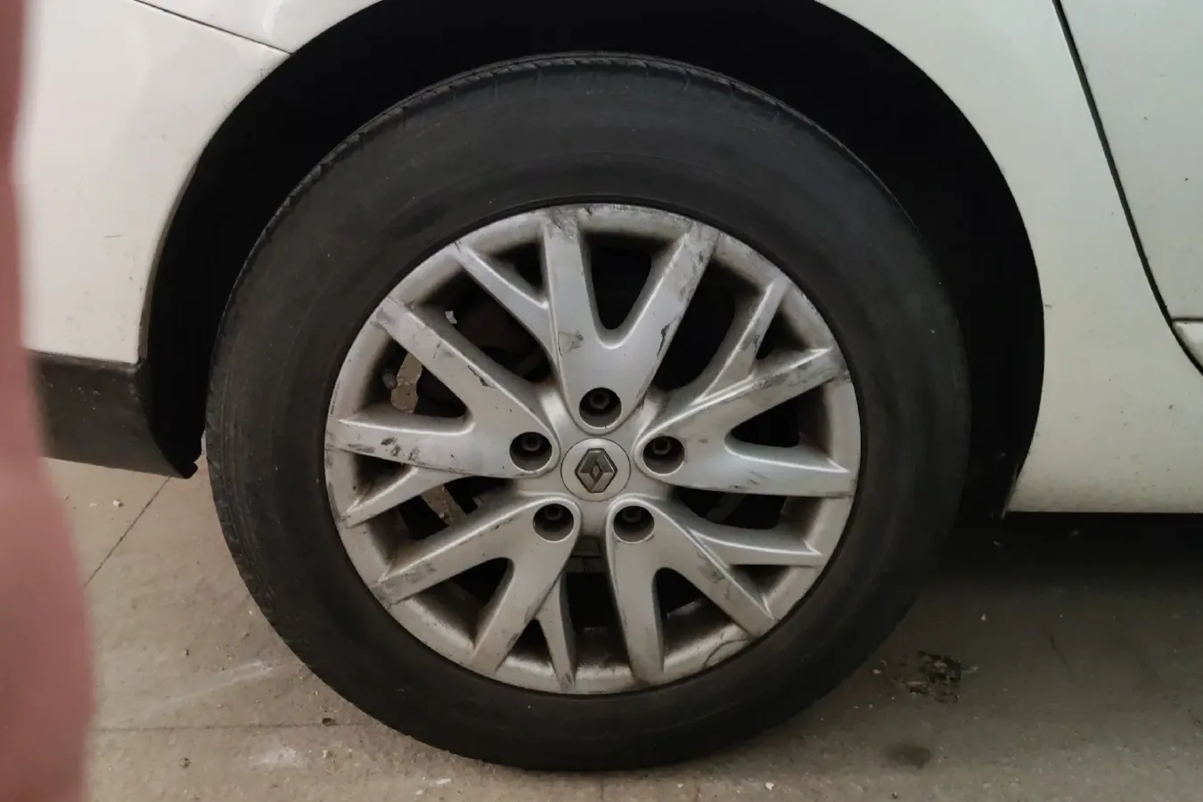 2013 Renault  Fluence 2.0L 137HP L4 CVT,autocango,china used car exporter,china ev exporter,chinese used car exporter,chinese used ev exporter