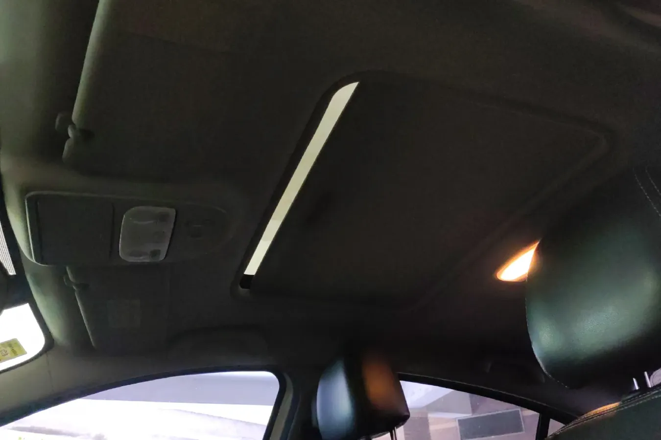 2013 Renault  Fluence 2.0L 137HP L4 CVT,autocango,china used car exporter,china ev exporter,chinese used car exporter,chinese used ev exporter