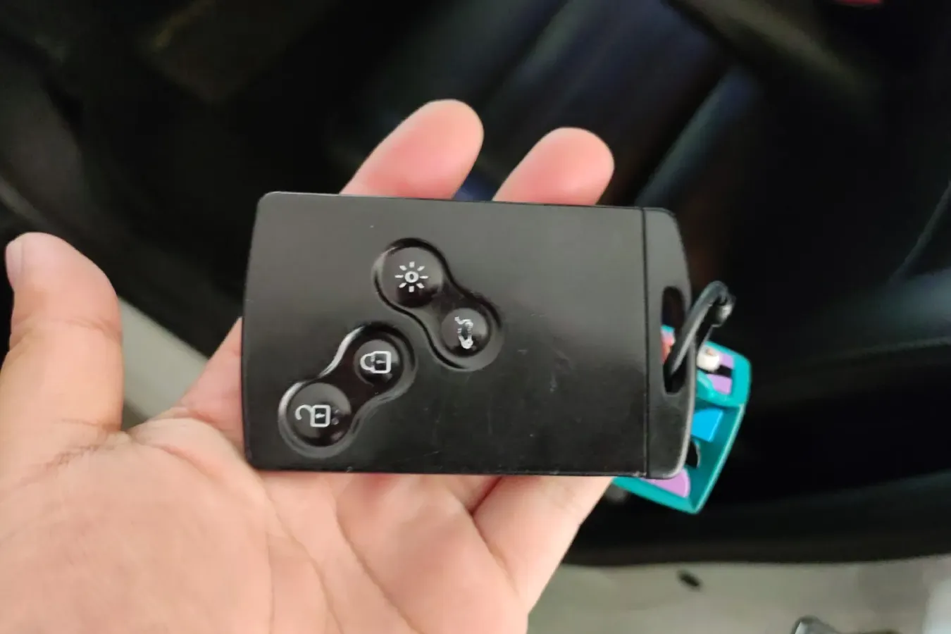 2013 Renault  Fluence 2.0L 137HP L4 CVT,autocango,china used car exporter,china ev exporter,chinese used car exporter,chinese used ev exporter