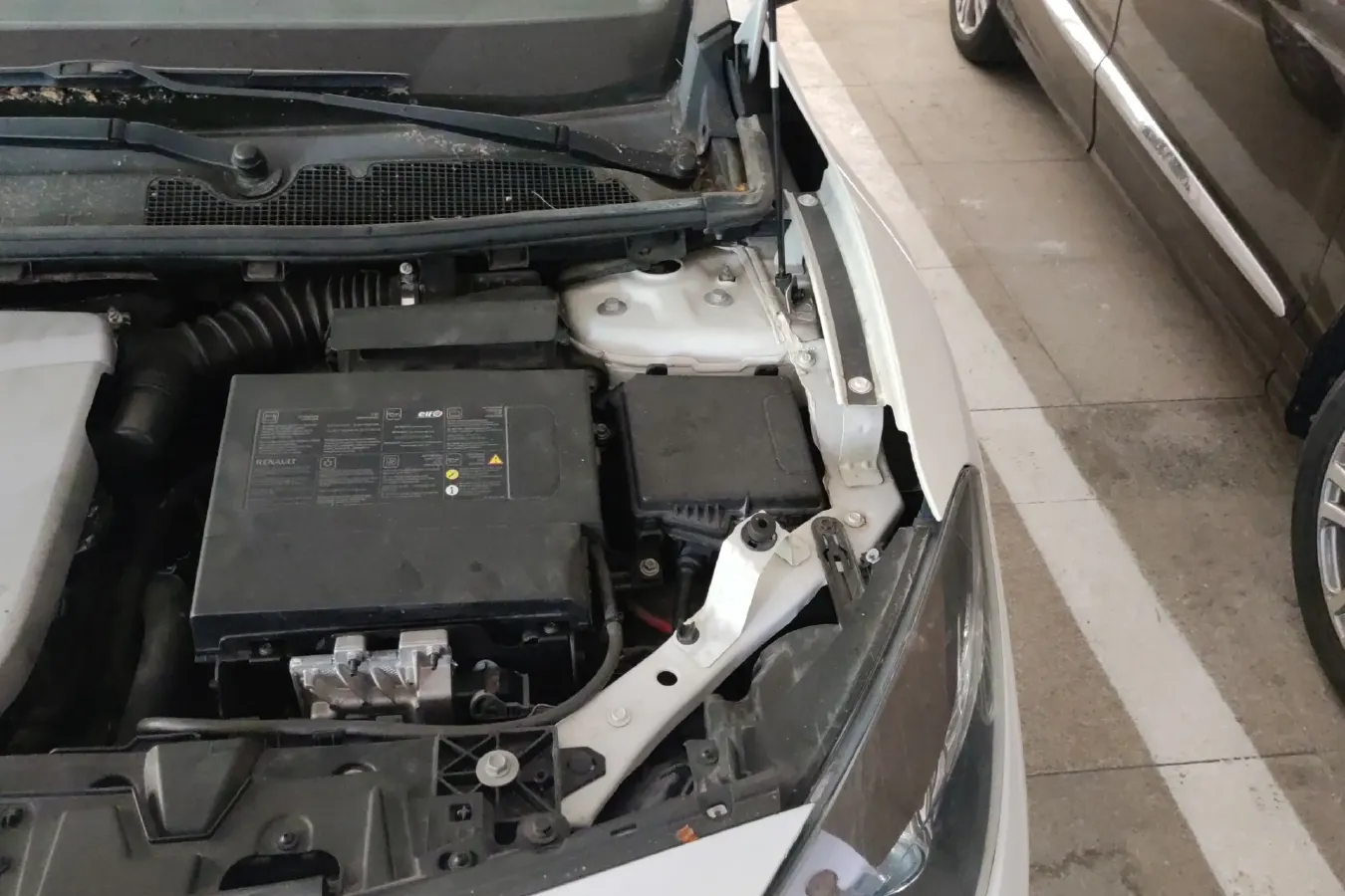 2013 Renault  Fluence 2.0L 137HP L4 CVT,autocango,china used car exporter,china ev exporter,chinese used car exporter,chinese used ev exporter