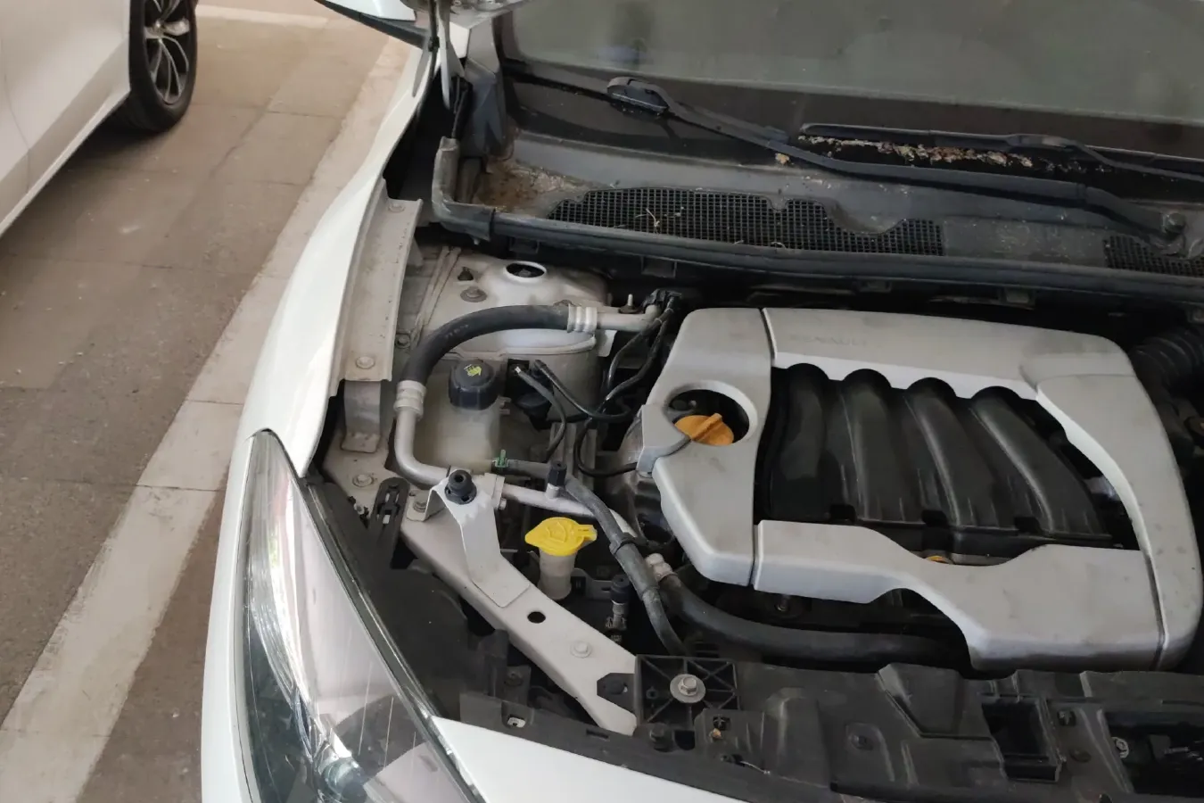 2013 Renault  Fluence 2.0L 137HP L4 CVT,autocango,china used car exporter,china ev exporter,chinese used car exporter,chinese used ev exporter