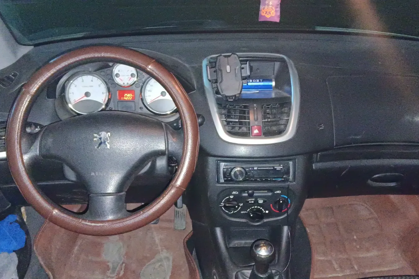 2011 Peugeot 207 1.4L 76HP L4 5MT,autocango,china used car exporter,china ev exporter,chinese used car exporter,chinese used ev exporter