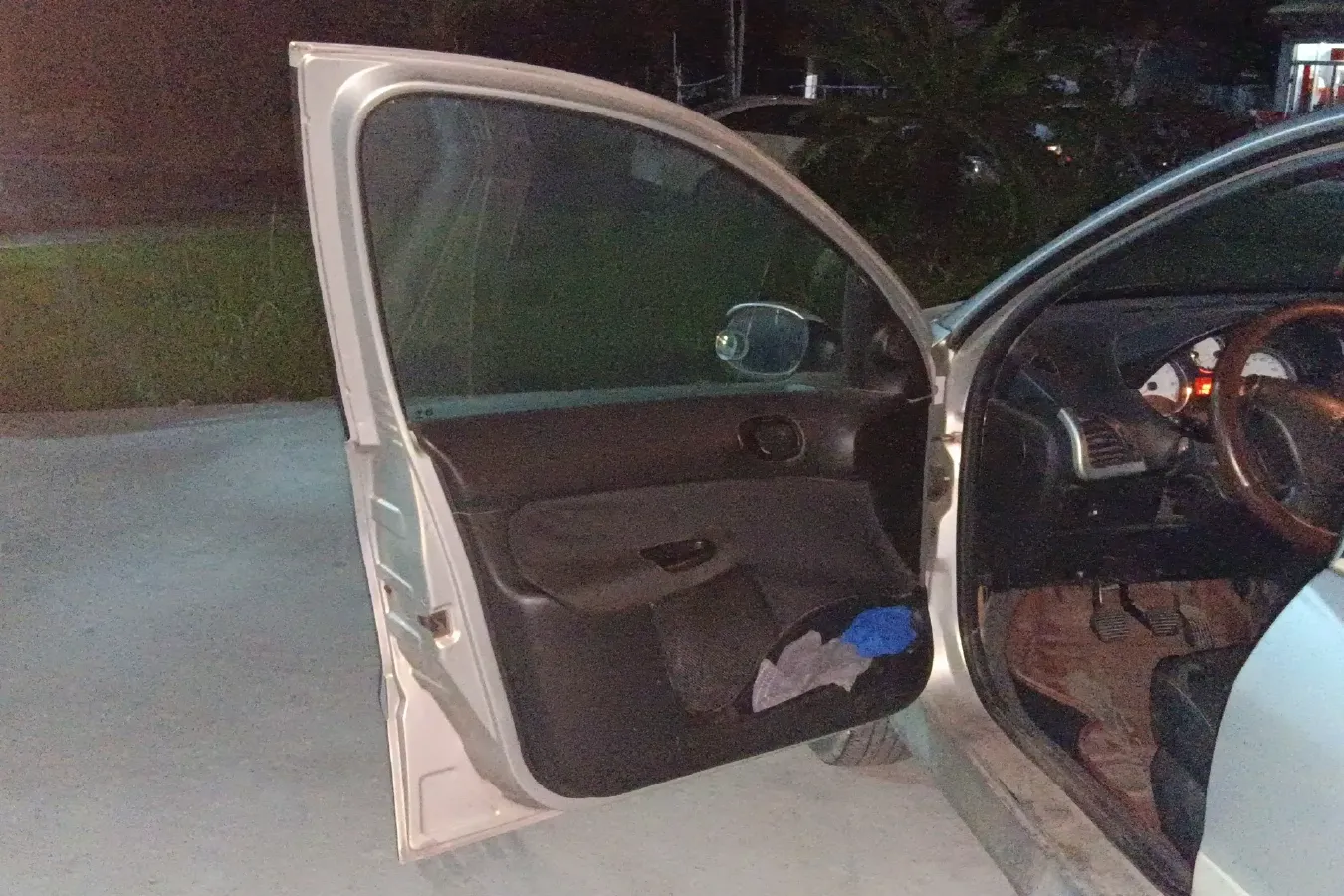 2011 Peugeot 207 1.4L 76HP L4 5MT,autocango,china used car exporter,china ev exporter,chinese used car exporter,chinese used ev exporter