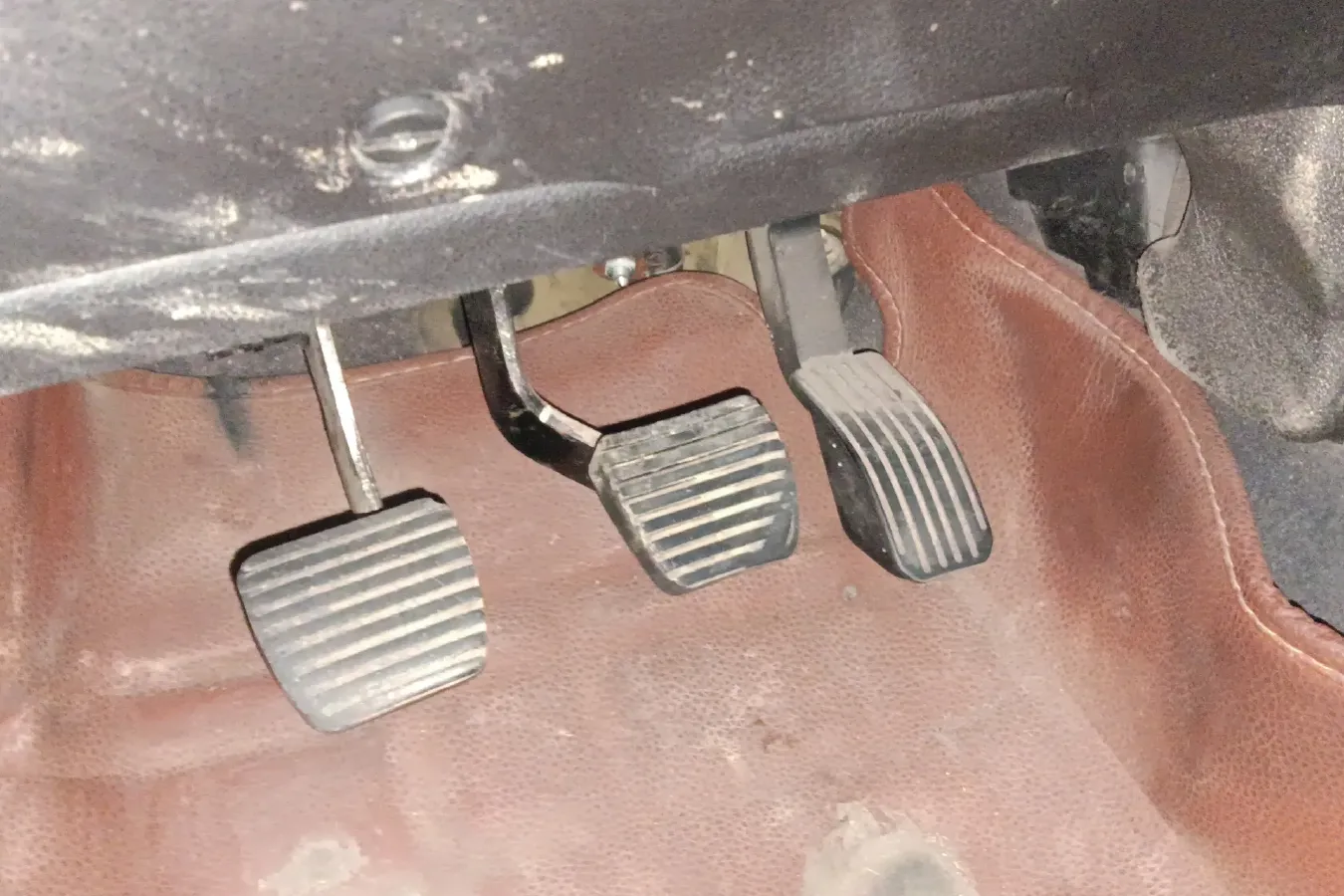 2011 Peugeot 207 1.4L 76HP L4 5MT,autocango,china used car exporter,china ev exporter,chinese used car exporter,chinese used ev exporter