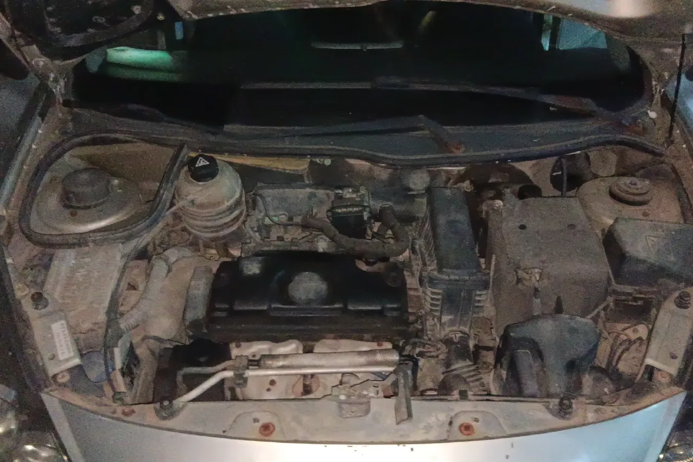 2011 Peugeot 207 1.4L 76HP L4 5MT,autocango,china used car exporter,china ev exporter,chinese used car exporter,chinese used ev exporter