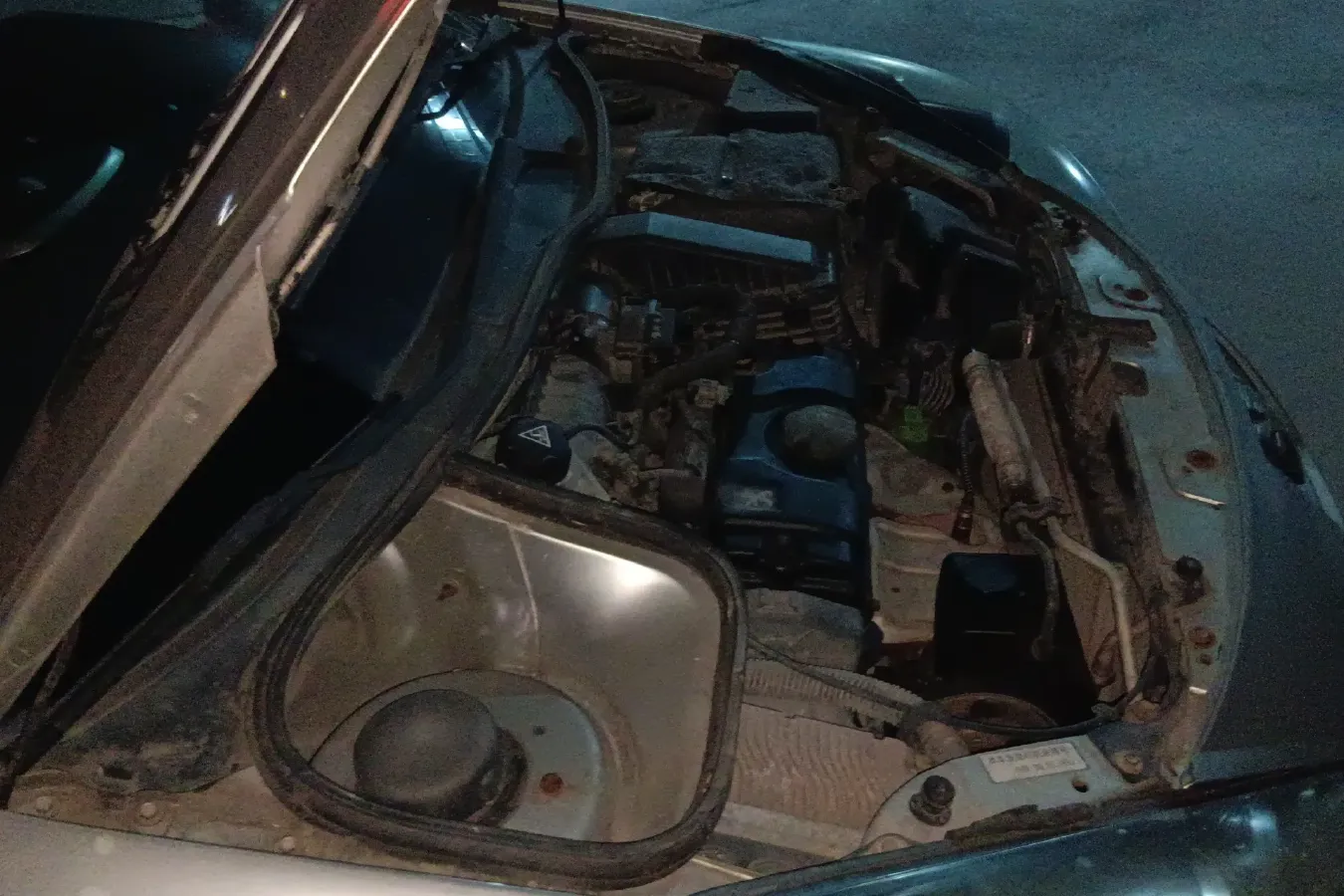 2011 Peugeot 207 1.4L 76HP L4 5MT,autocango,china used car exporter,china ev exporter,chinese used car exporter,chinese used ev exporter