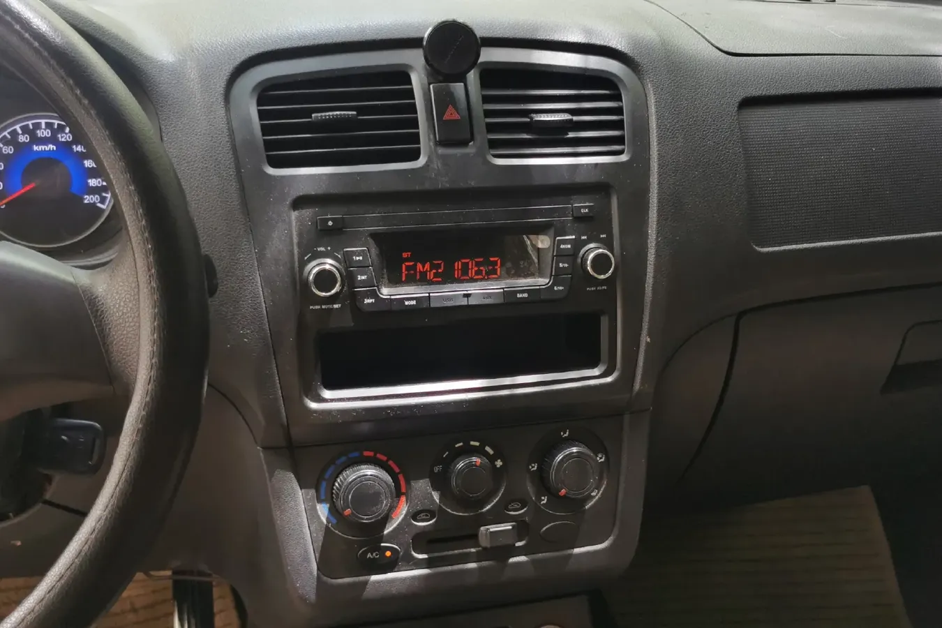 2014 DongFeng Fengon Fengon 330 1.3L 96HP L4 5MT,autocango,china used car exporter,china ev exporter,chinese used car exporter,chinese used ev exporter