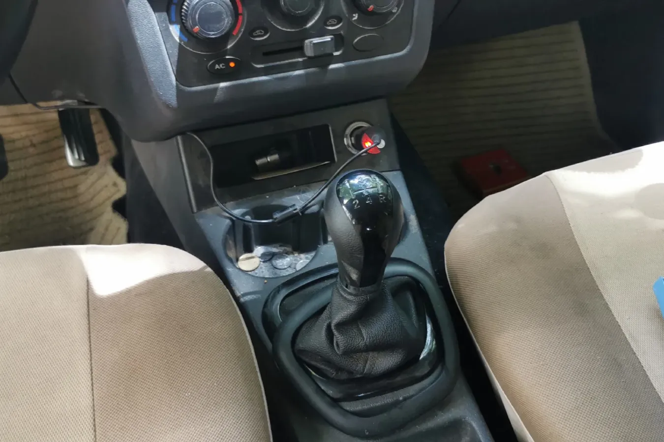 2014 DongFeng Fengon Fengon 330 1.3L 96HP L4 5MT,autocango,china used car exporter,china ev exporter,chinese used car exporter,chinese used ev exporter