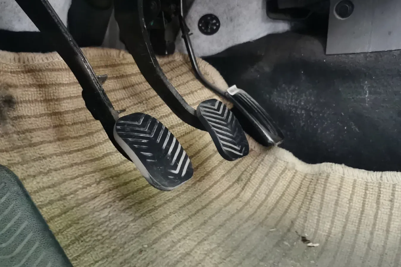 2014 DongFeng Fengon Fengon 330 1.3L 96HP L4 5MT,autocango,china used car exporter,china ev exporter,chinese used car exporter,chinese used ev exporter