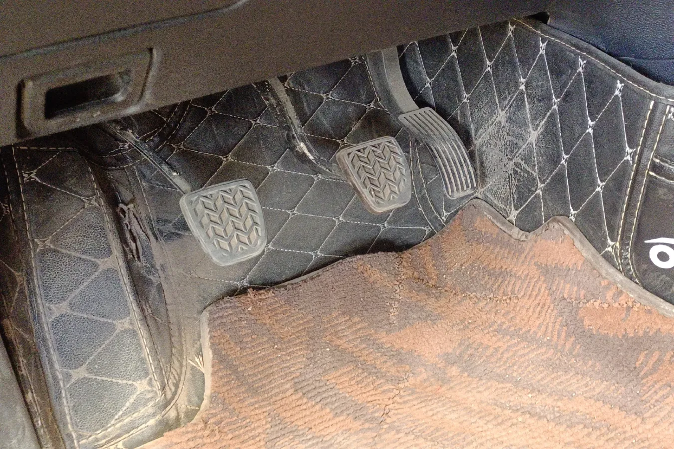 2018 JMC YuHu 3 1.8T 177HP L4 6MT,autocango,china used car exporter,china ev exporter,chinese used car exporter,chinese used ev exporter