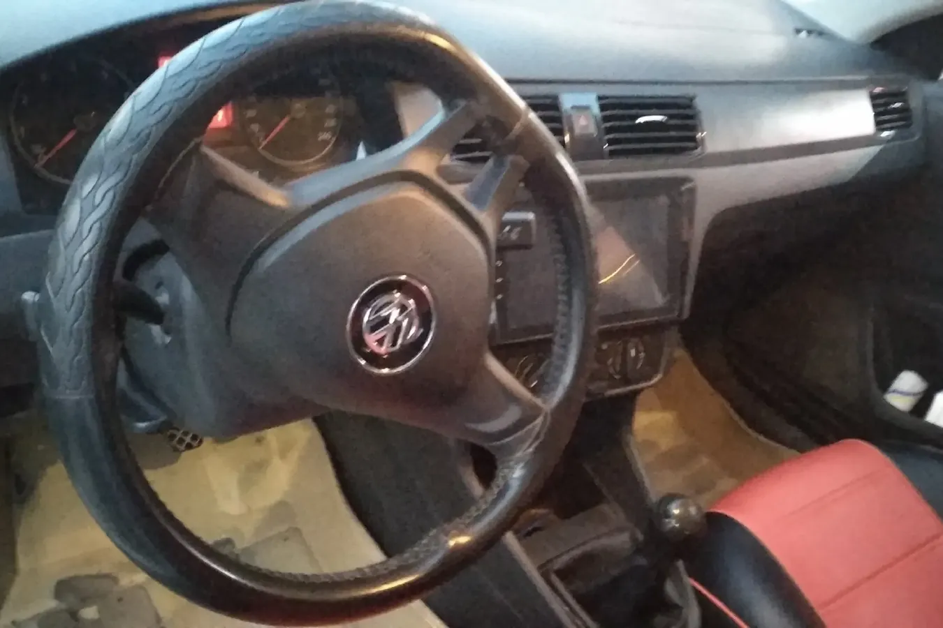 2016 Volkswagen Santana 1.4L 90HP L4 5MT,autocango,china used car exporter,china ev exporter,chinese used car exporter,chinese used ev exporter