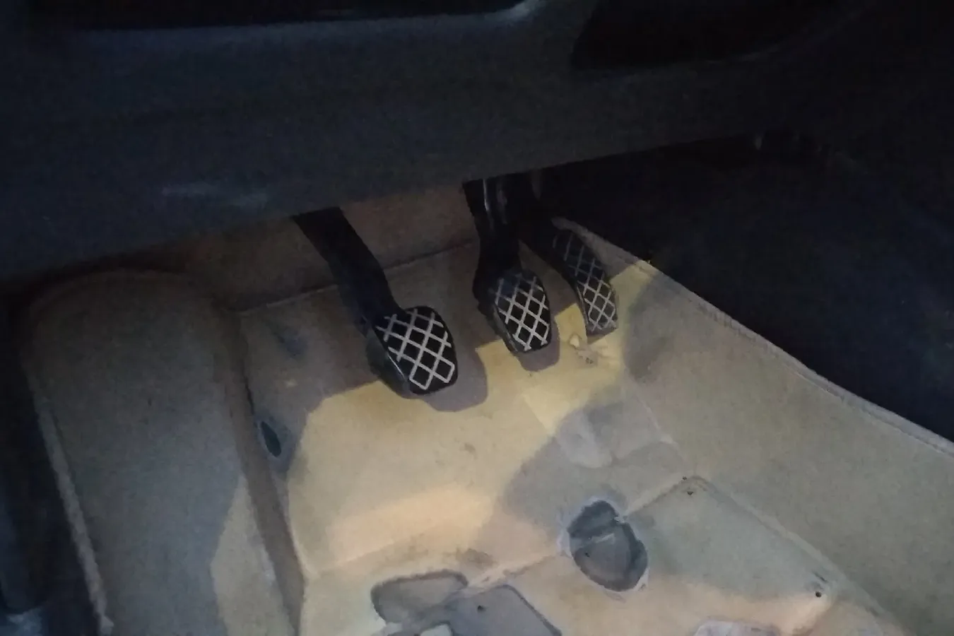 2016 Volkswagen Santana 1.4L 90HP L4 5MT,autocango,china used car exporter,china ev exporter,chinese used car exporter,chinese used ev exporter