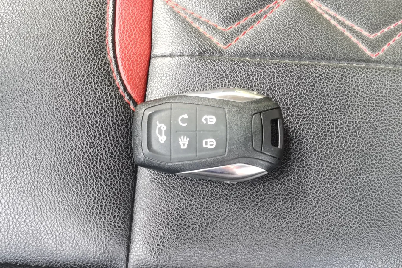 2018 Soueast DX3 1.5T 156HP L4 CVT,autocango,china used car exporter,china ev exporter,chinese used car exporter,chinese used ev exporter