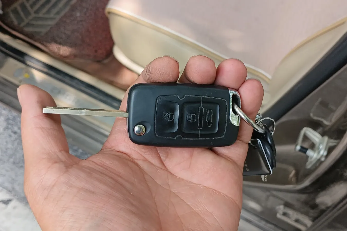 2015 Geely EC8 2.0L 141HP L4 5MT,autocango,china used car exporter,china ev exporter,chinese used car exporter,chinese used ev exporter