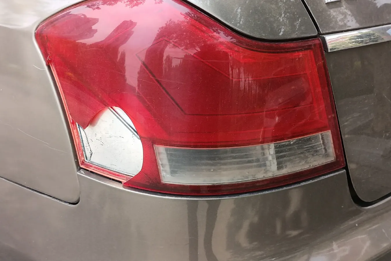 2015 Geely EC8 2.0L 141HP L4 5MT,autocango,china used car exporter,china ev exporter,chinese used car exporter,chinese used ev exporter