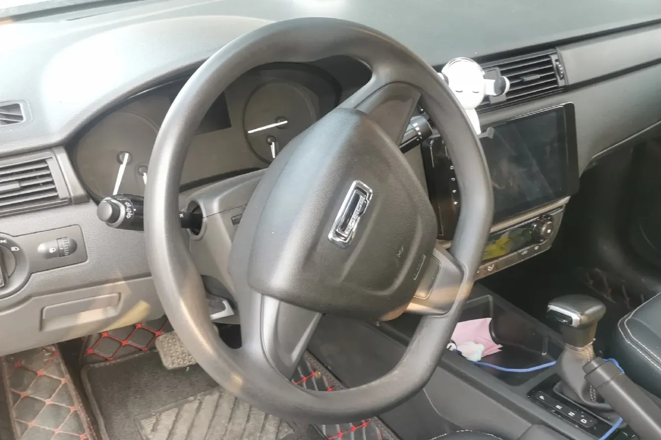 2018 Qoros 3 1.6L 126HP L4 6DCT,autocango,china used car exporter,china ev exporter,chinese used car exporter,chinese used ev exporter