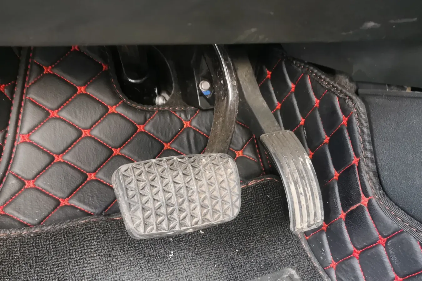 2018 Qoros 3 1.6L 126HP L4 6DCT,autocango,china used car exporter,china ev exporter,chinese used car exporter,chinese used ev exporter