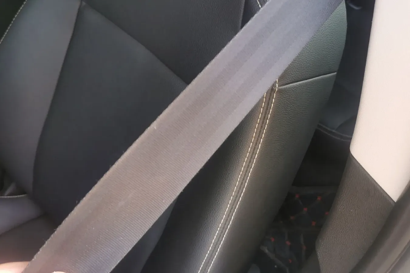 2018 Qoros 3 1.6L 126HP L4 6DCT,autocango,china used car exporter,china ev exporter,chinese used car exporter,chinese used ev exporter