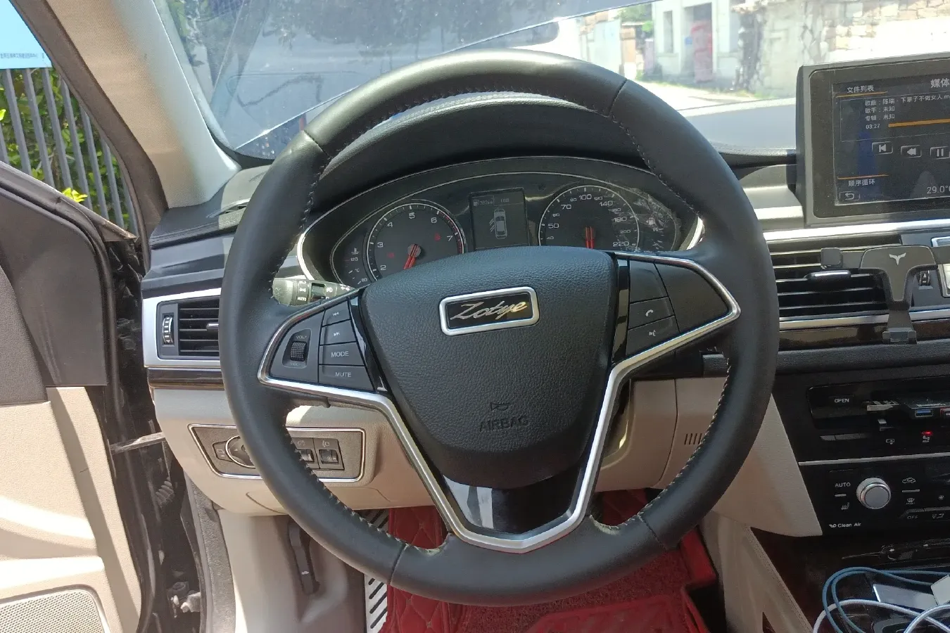 2016 Zotye Z700 1.8T 177HP L4 5MT,autocango,china used car exporter,china ev exporter,chinese used car exporter,chinese used ev exporter