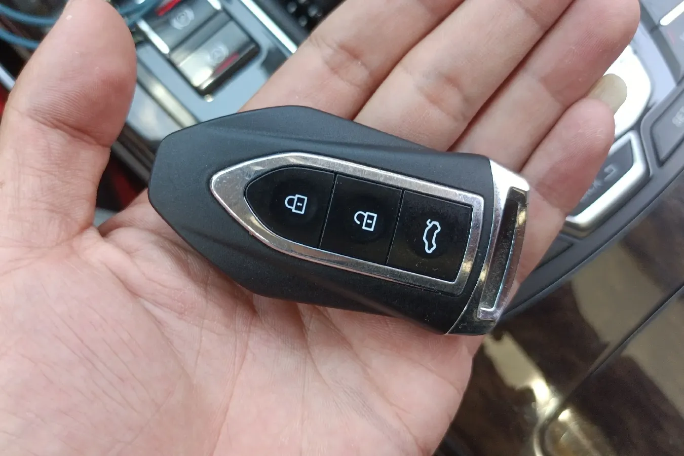 2016 Zotye Z700 1.8T 177HP L4 5MT,autocango,china used car exporter,china ev exporter,chinese used car exporter,chinese used ev exporter