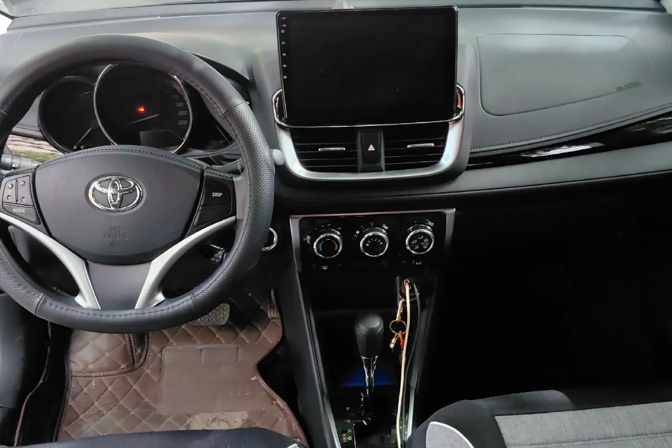 2022 Toyota Yaris L 1.5L 112HP L4 CVT,autocango,china used car exporter,china ev exporter,chinese used car exporter,chinese used ev exporter