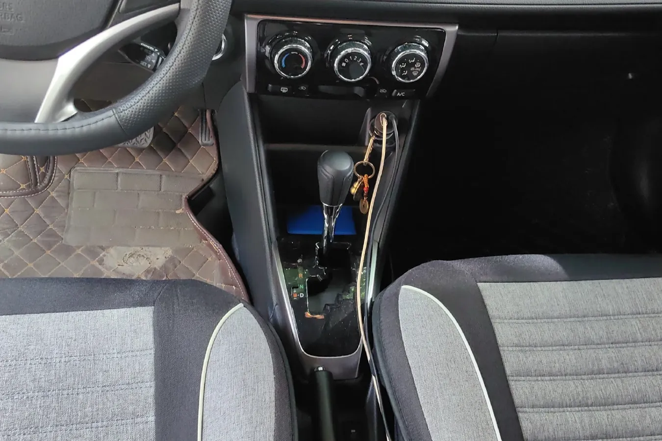 2022 Toyota Yaris L 1.5L 112HP L4 CVT,autocango,china used car exporter,china ev exporter,chinese used car exporter,chinese used ev exporter