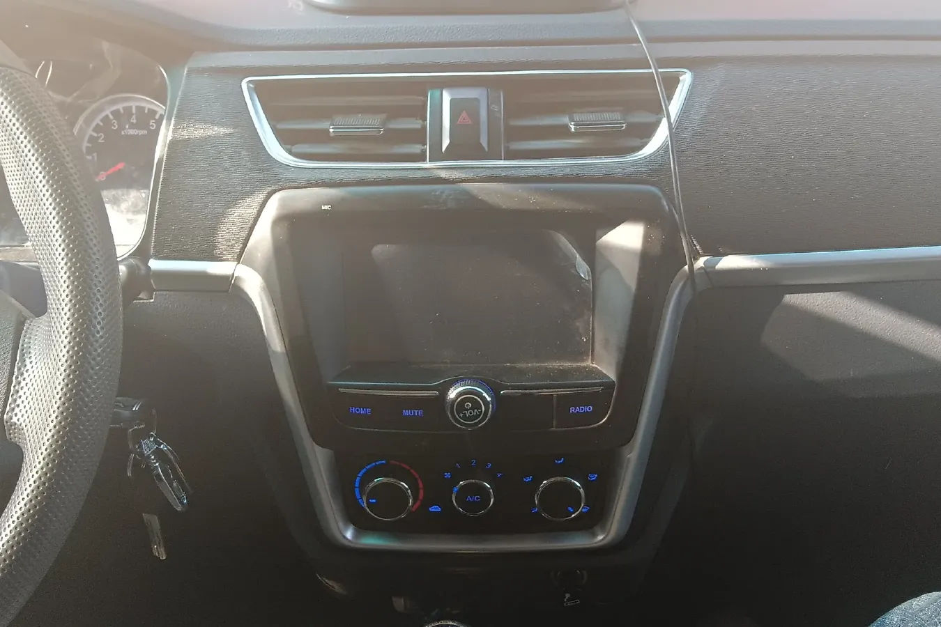 2019 JinBei T3 1.5L 102HP L4 5MT,autocango,china used car exporter,china ev exporter,chinese used car exporter,chinese used ev exporter