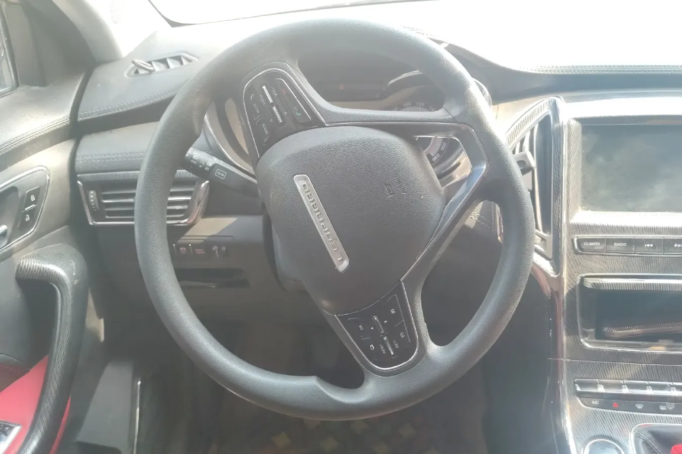 2017 Leopaard CS9 1.5L 113HP L4 5MT,autocango,china used car exporter,china ev exporter,chinese used car exporter,chinese used ev exporter