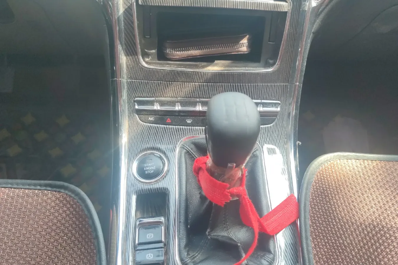 2017 Leopaard CS9 1.5L 113HP L4 5MT,autocango,china used car exporter,china ev exporter,chinese used car exporter,chinese used ev exporter