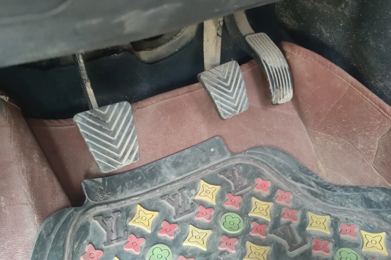 2017 Leopaard CS9 1.5L 113HP L4 5MT,autocango,china used car exporter,china ev exporter,chinese used car exporter,chinese used ev exporter