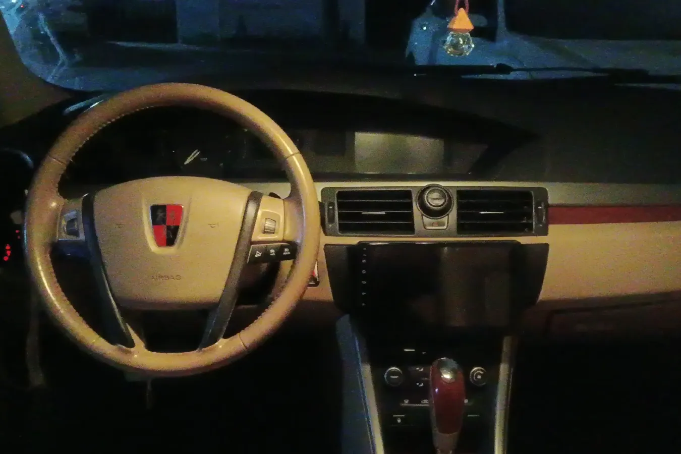 2010 Roewe 550 1.8L 133HP L4 5AT,autocango,china used car exporter,china ev exporter,chinese used car exporter,chinese used ev exporter