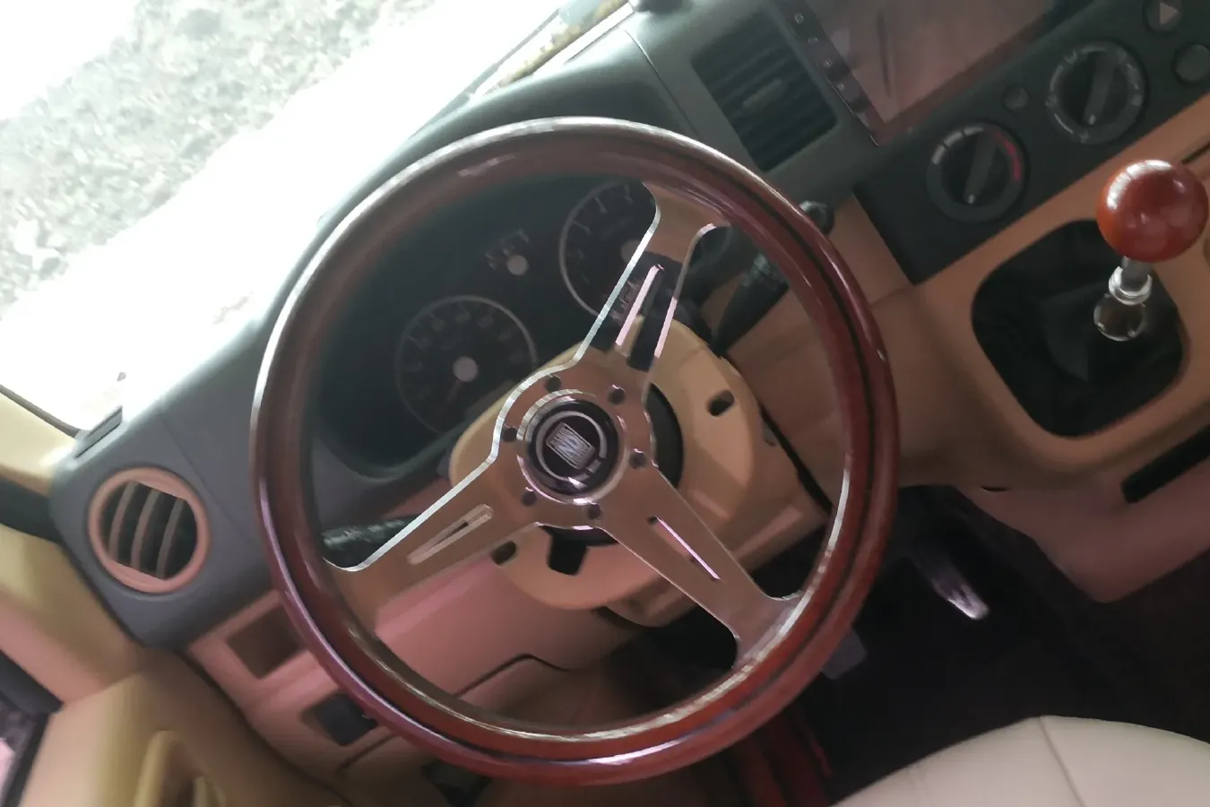 2010 Suzuki Landy 1.2L 95HP L4 5MT,autocango,china used car exporter,china ev exporter,chinese used car exporter,chinese used ev exporter