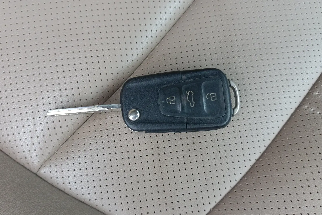 2009 Roewe 750 1.8T 160HP L4 5AT,autocango,china used car exporter,china ev exporter,chinese used car exporter,chinese used ev exporter