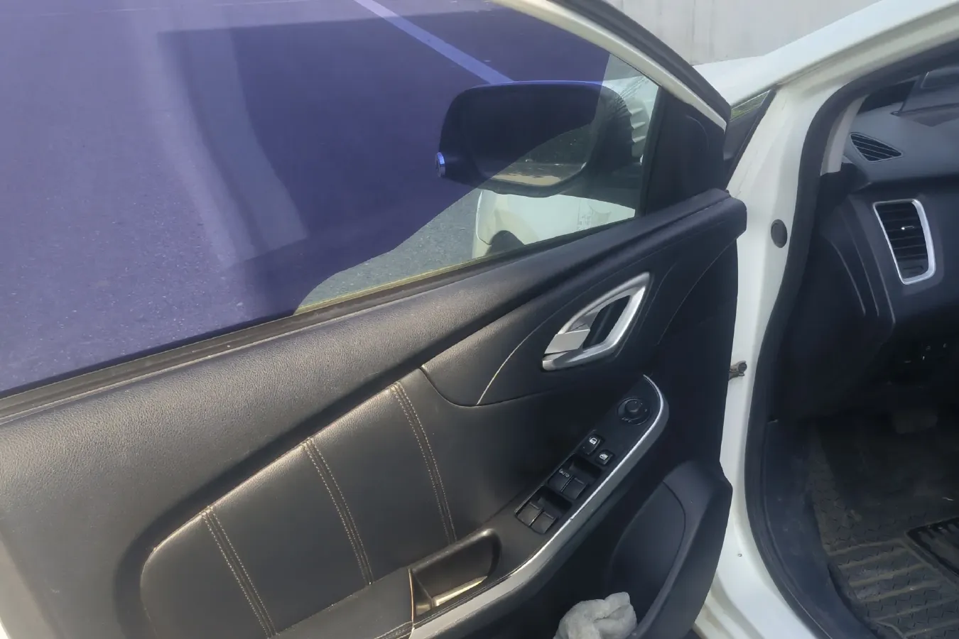 2013 Luxgen 5 1.8T 154HP L4 5AT,autocango,china used car exporter,china ev exporter,chinese used car exporter,chinese used ev exporter