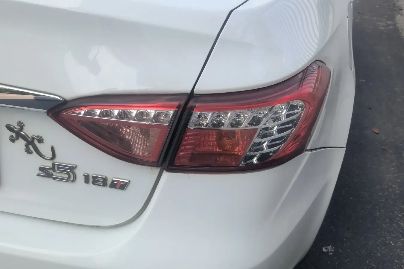 2013 Luxgen 5 1.8T 154HP L4 5AT,autocango,china used car exporter,china ev exporter,chinese used car exporter,chinese used ev exporter