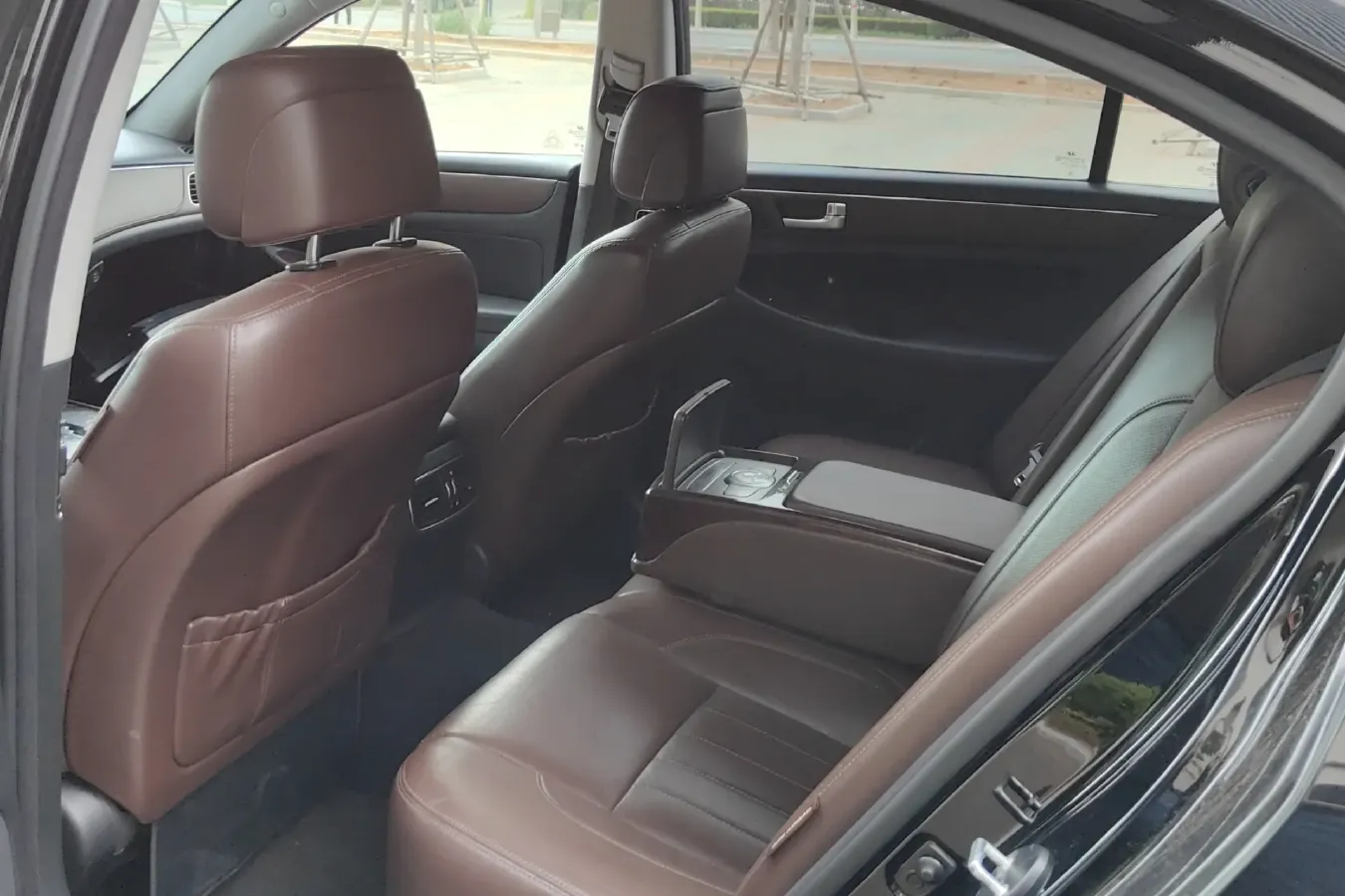 2012 Hyundai Rohens 3.0L 272HP V6 8AT,autocango,china used car exporter,china ev exporter,chinese used car exporter,chinese used ev exporter