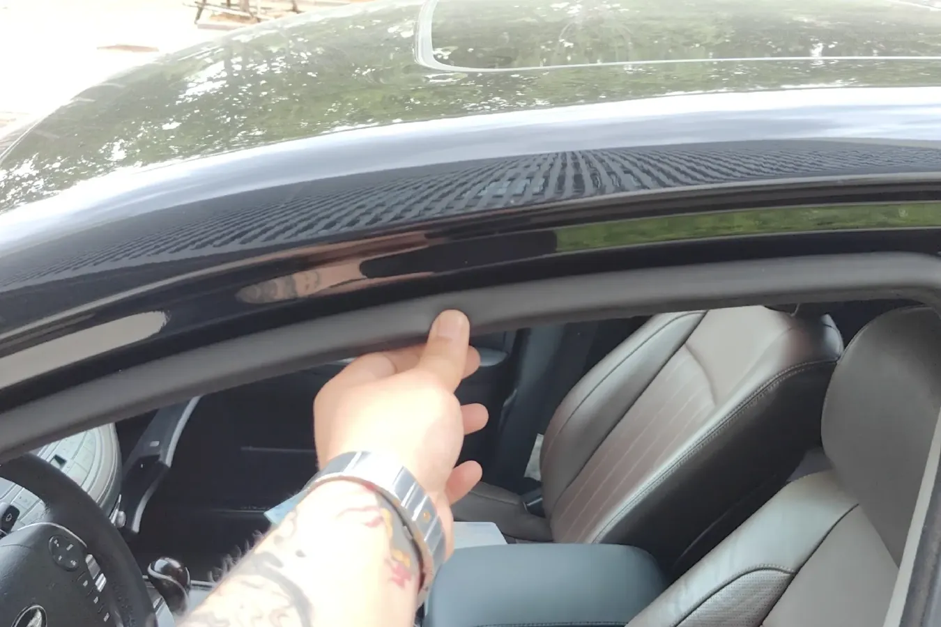 2012 Hyundai Rohens 3.0L 272HP V6 8AT,autocango,china used car exporter,china ev exporter,chinese used car exporter,chinese used ev exporter