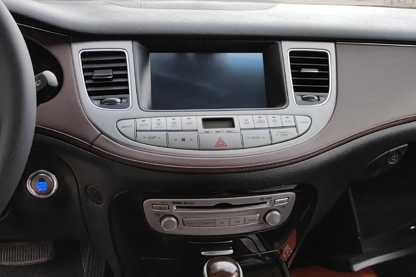 2012 Hyundai Rohens 3.0L 272HP V6 8AT,autocango,china used car exporter,china ev exporter,chinese used car exporter,chinese used ev exporter