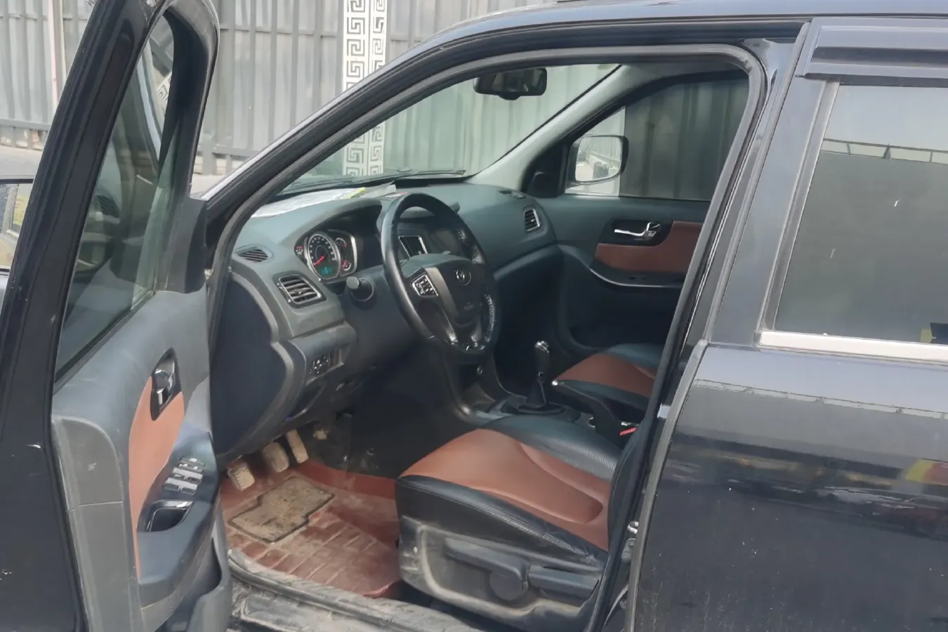 2013 HaiMa S7 2.0L 150HP L4 5MT,autocango,china used car exporter,china ev exporter,chinese used car exporter,chinese used ev exporter