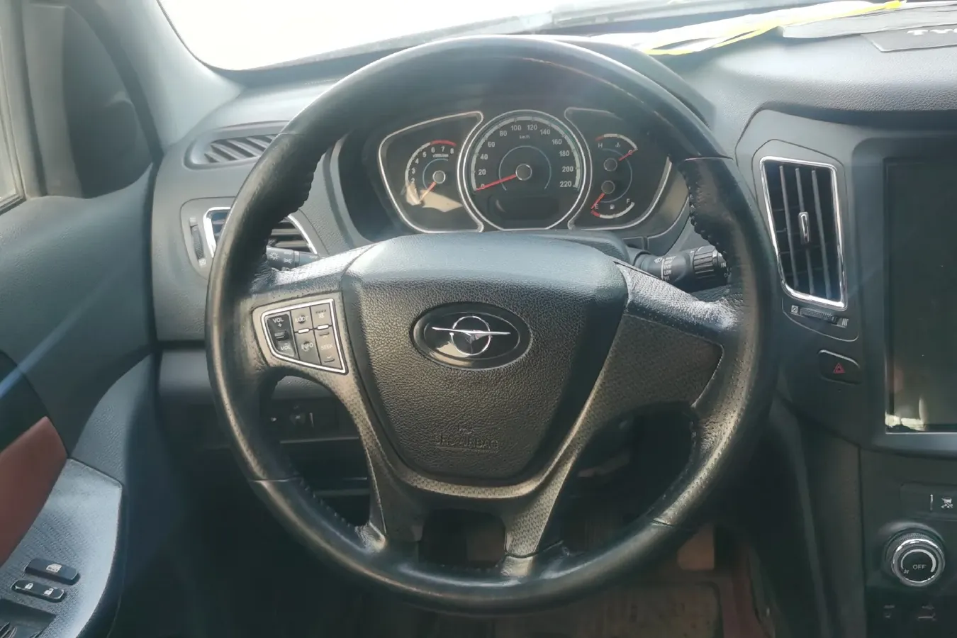 2013 HaiMa S7 2.0L 150HP L4 5MT,autocango,china used car exporter,china ev exporter,chinese used car exporter,chinese used ev exporter