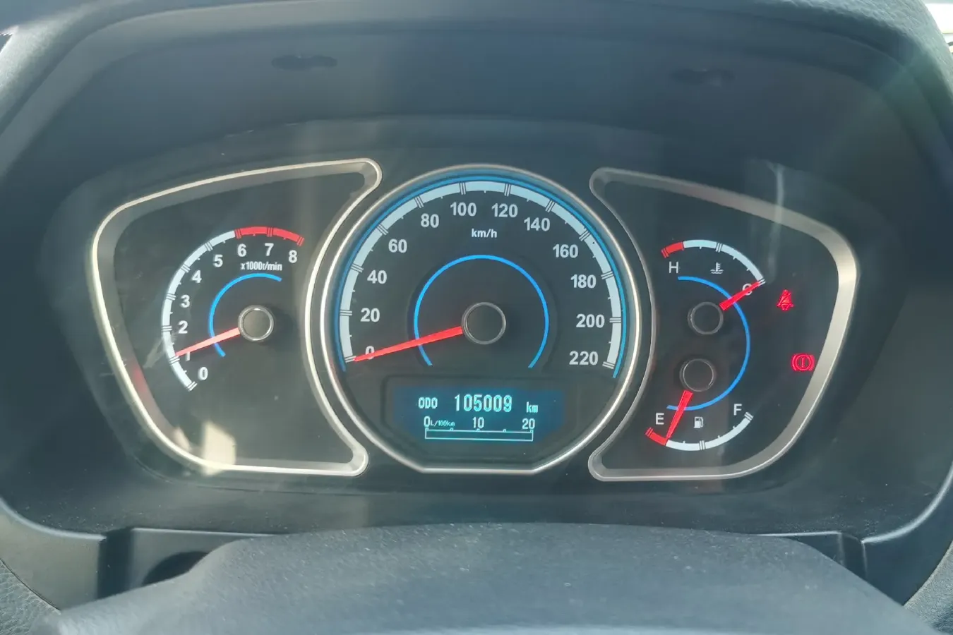 2013 HaiMa S7 2.0L 150HP L4 5MT,autocango,china used car exporter,china ev exporter,chinese used car exporter,chinese used ev exporter