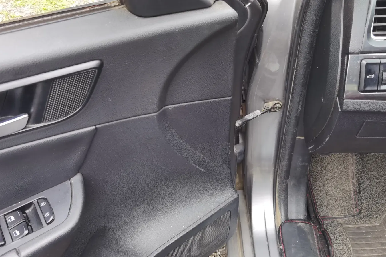 2017 Brilliance Auto H530 1.6L 118HP L4 5AT,autocango,china used car exporter,china ev exporter,chinese used car exporter,chinese used ev exporter