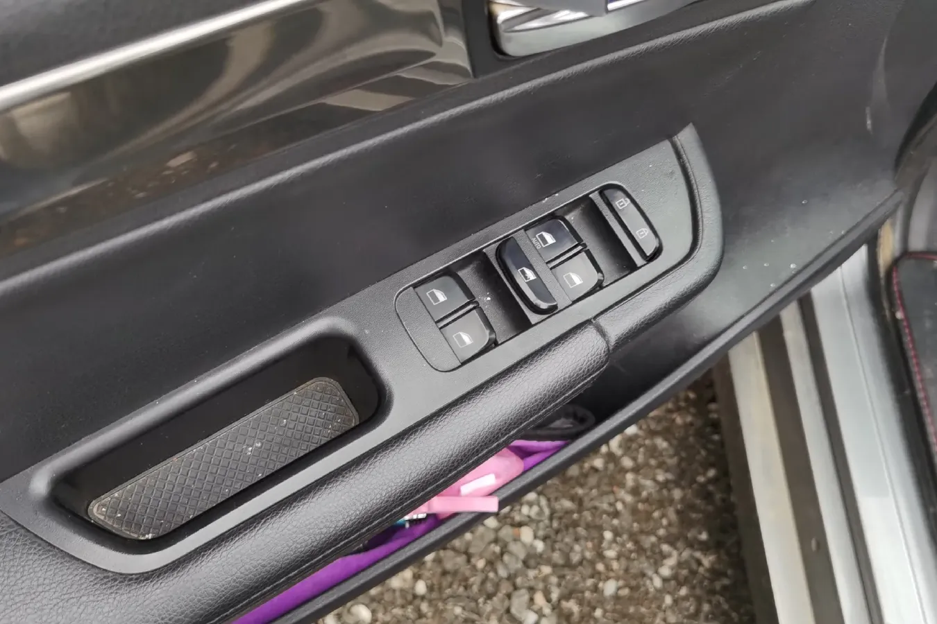 2017 Brilliance Auto H530 1.6L 118HP L4 5AT,autocango,china used car exporter,china ev exporter,chinese used car exporter,chinese used ev exporter