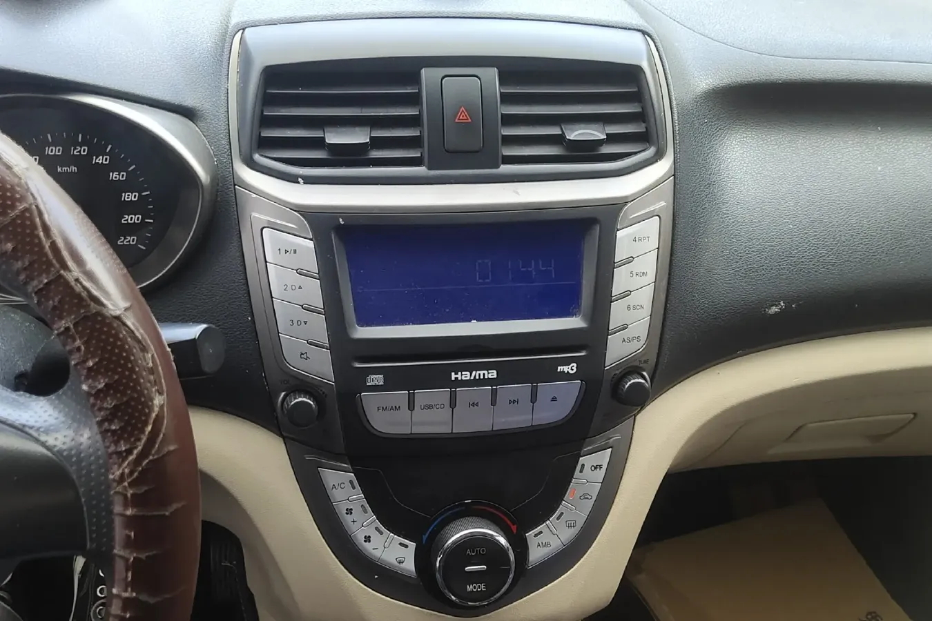 2014 HaiMa M3 1.5L 112HP L4 5MT,autocango,china used car exporter,china ev exporter,chinese used car exporter,chinese used ev exporter