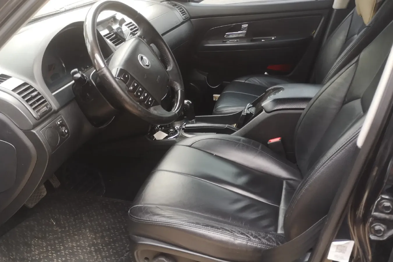 2011 SsangYong Rexton 2.0T 138HP L4 6AT,autocango,china used car exporter,china ev exporter,chinese used car exporter,chinese used ev exporter