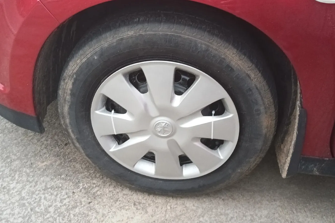 2013 Venucia R50 1.6L 117HP L4 4AT,autocango,china used car exporter,china ev exporter,chinese used car exporter,chinese used ev exporter