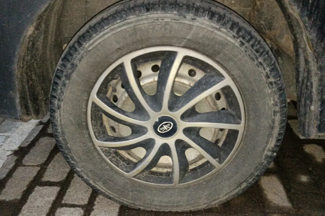 2011 FAW Senia M80 1.5L 109HP L4 5MT,autocango,china used car exporter,china ev exporter,chinese used car exporter,chinese used ev exporter